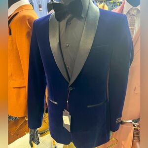Beautiful mens velvet blazer
Navy blue velvet blazer